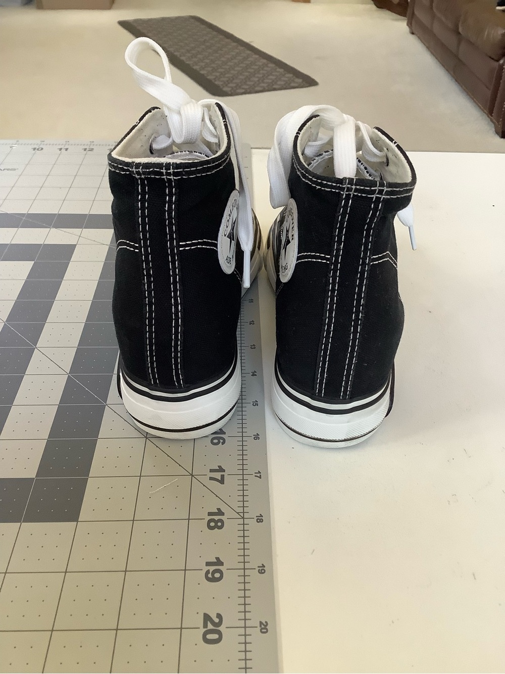 Women's High-Top Sneakers - Black & White Canvas - US Size 5 - Picture 4 of 8